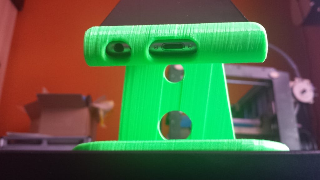 iPhone 6 standaard met oplader en ruimte voor minijack-connector