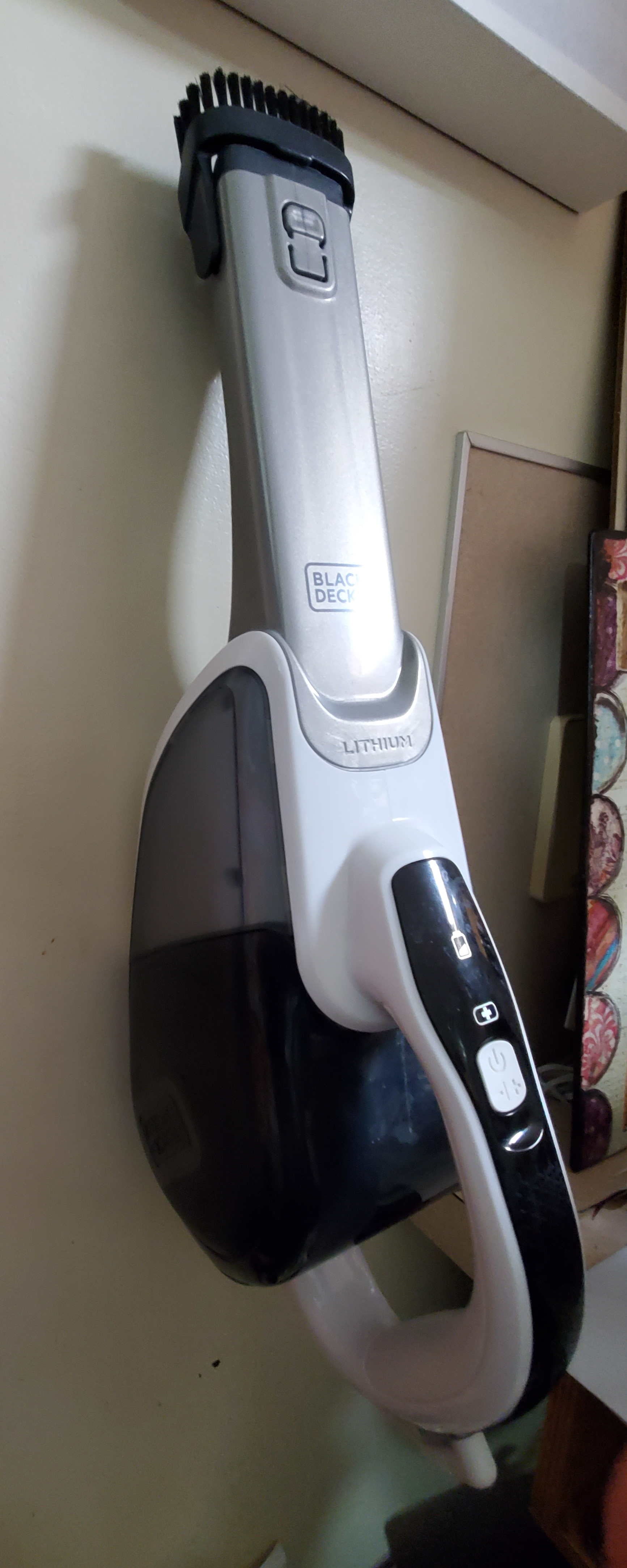 Black and Decker mini-stofzuiger wandmontage met snoerclip