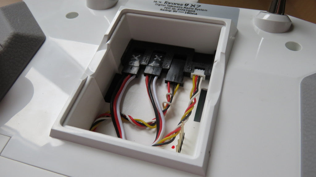 FrSky S.Port Kabelorganiseringsoplossing voor JR Radio Bay