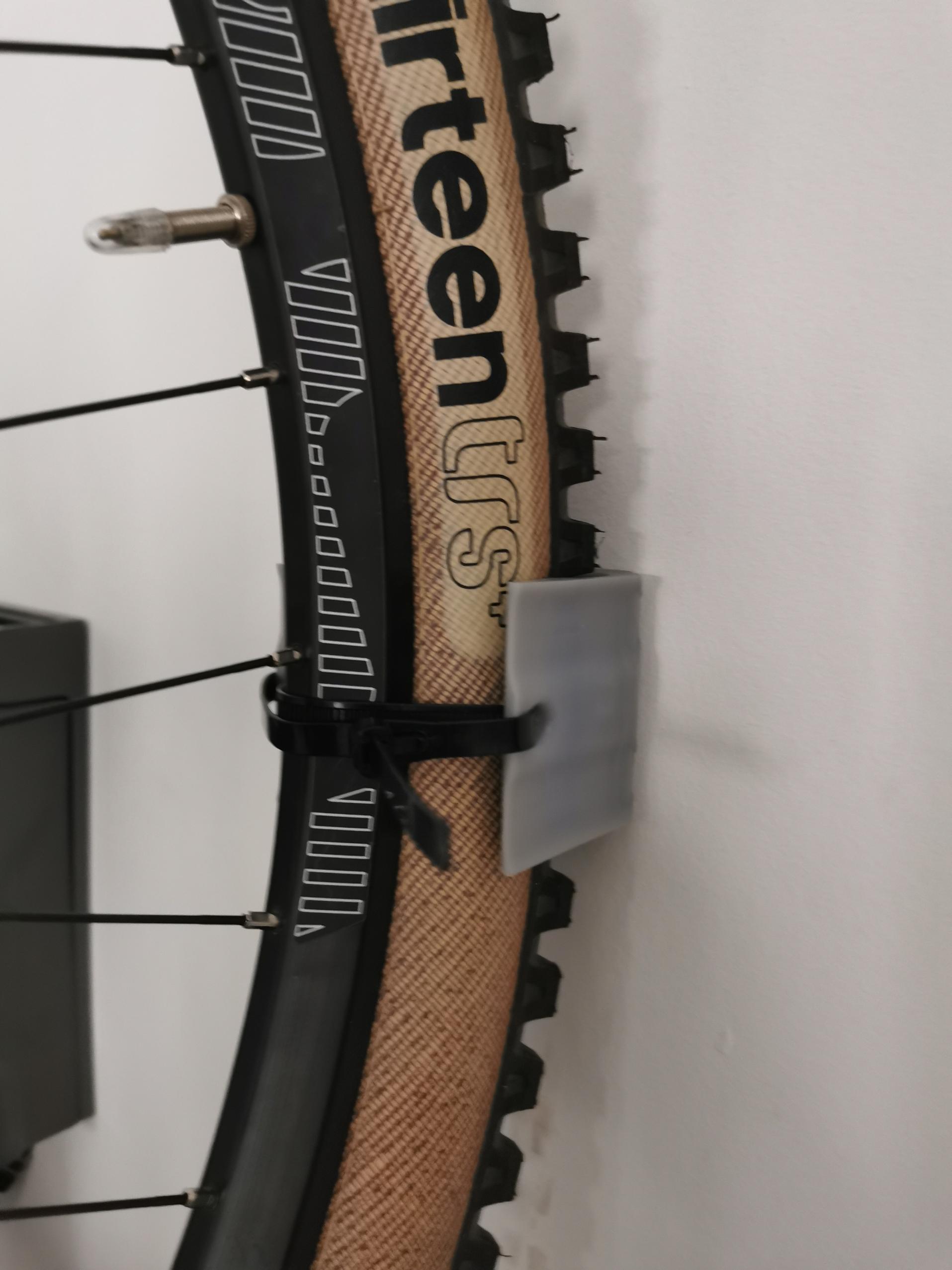 Wandmontage voor mountainbike met 2,35 inch banden - past op de meeste harsprinters