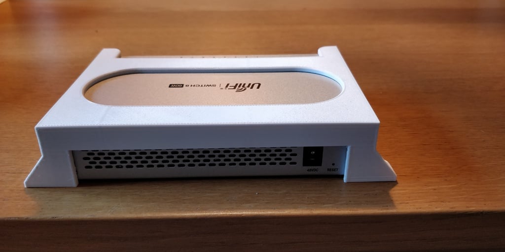 UniFi Switch US-8 / US-8-60W montage