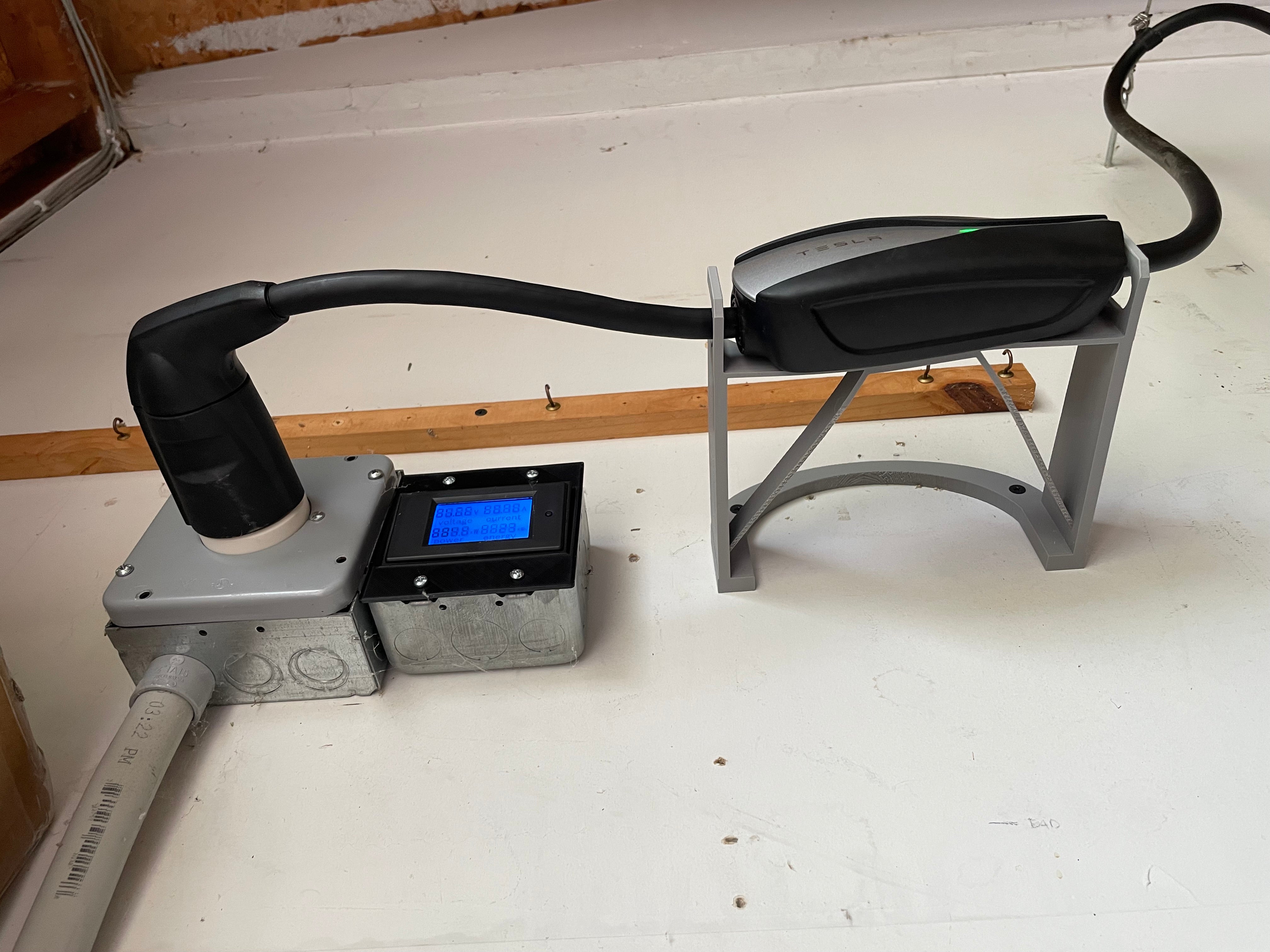 Tesla Universal Mobile Connector Wandmontage