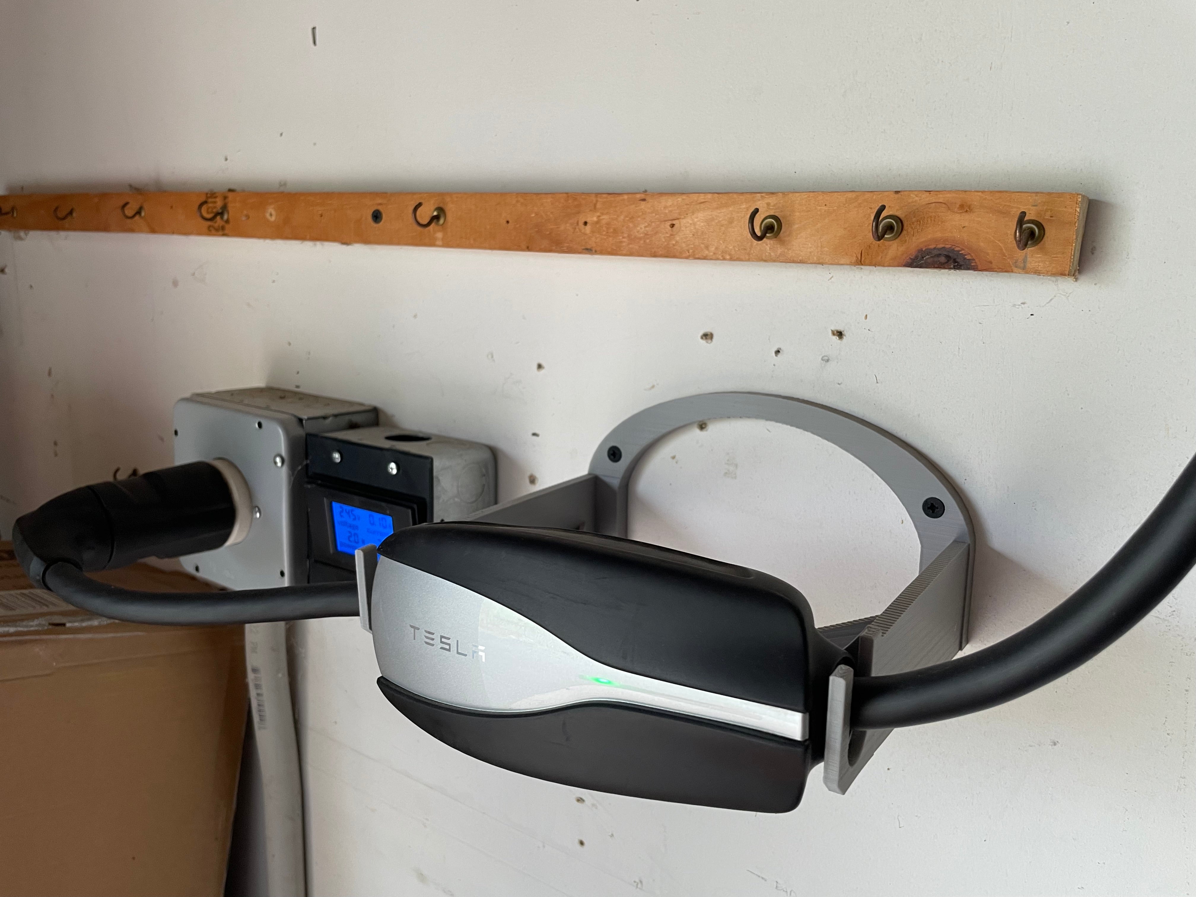 Tesla Universal Mobile Connector Wandmontage
