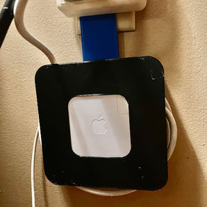 MacBook Opladerhouder en Kabelorganizer voor Wandcontactdoos