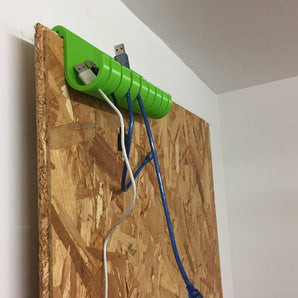 USB-kabelhanger voor OSB-planken