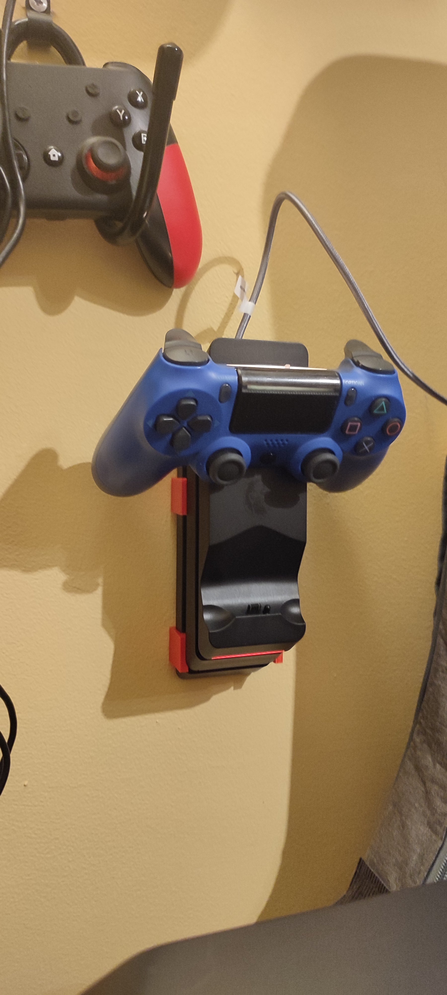 Lidl Silvercrest PS4 Controller Docking Station Wandmontage