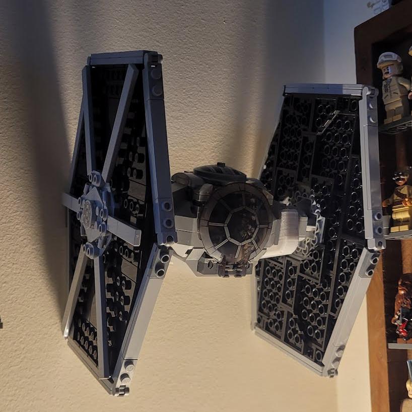 Muurschroeven voor Lego Star Wars TIE Fighter