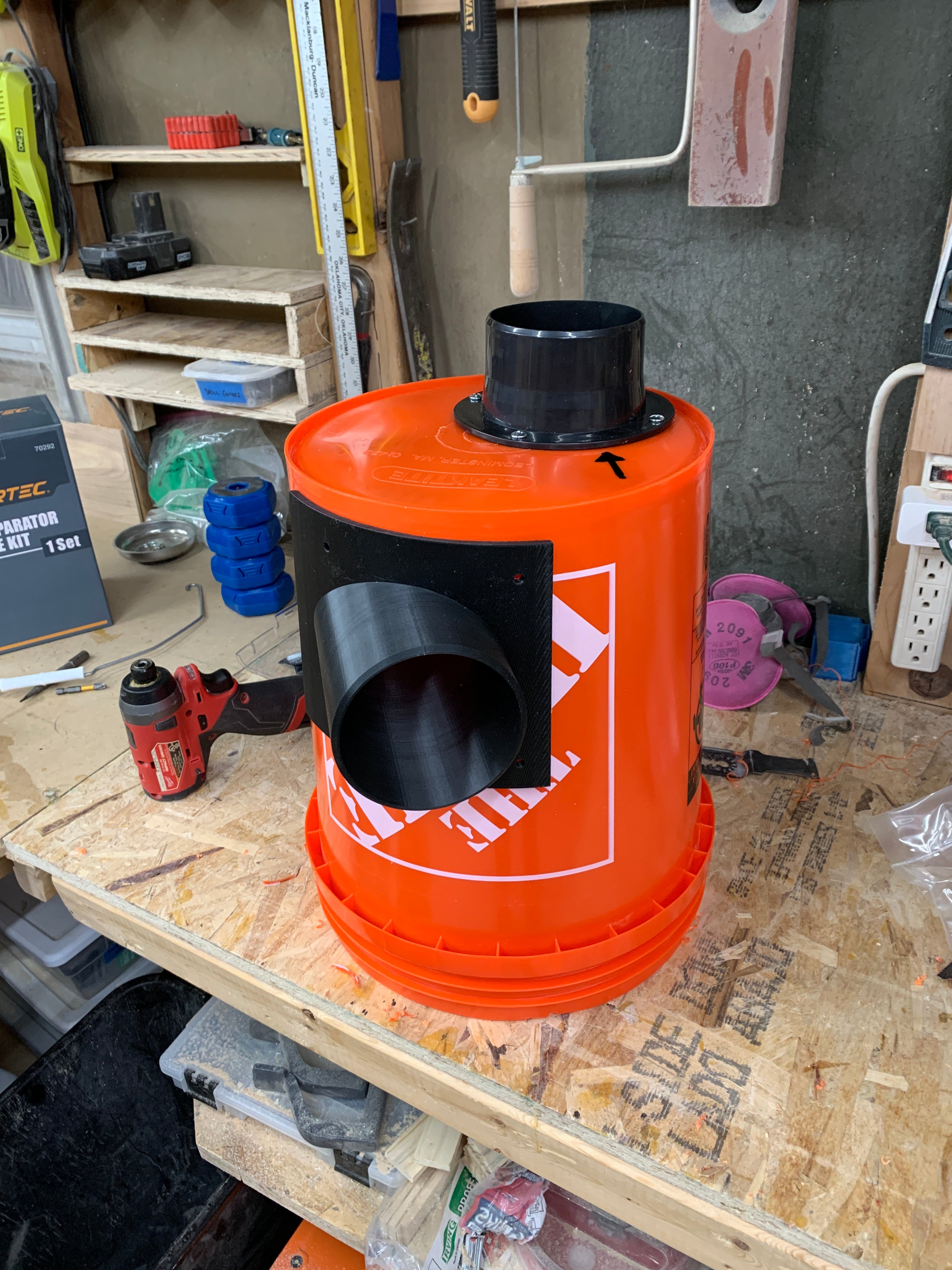 Zijdelings gemonteerde cycloonstofafscheider voor een emmer van 5 gallons