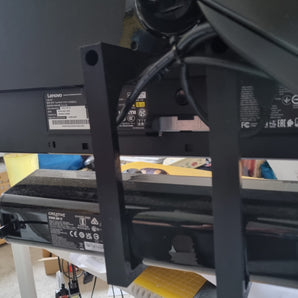 VESA-gemonteerde plank voor soundbar en luidsprekers