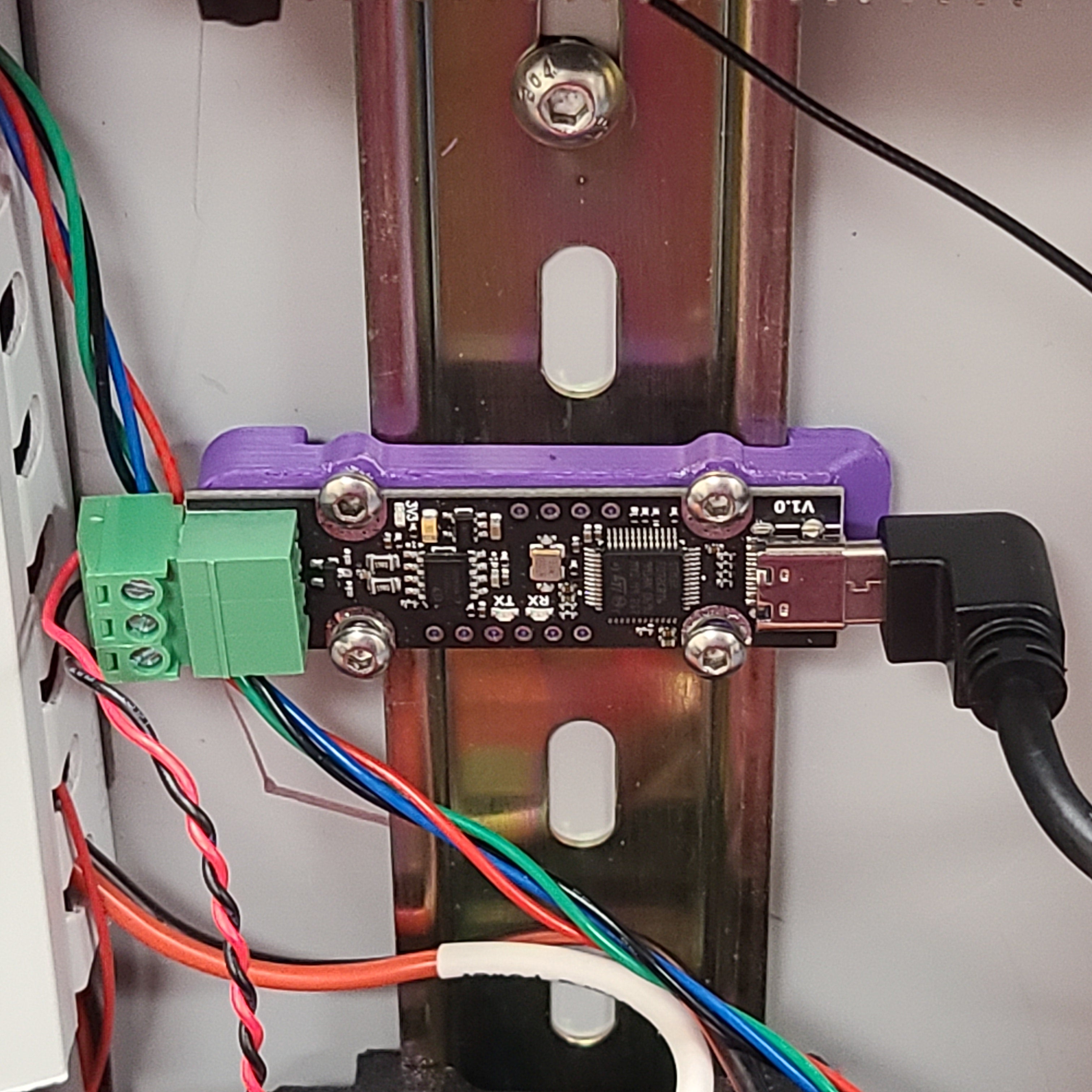 Fysetc UCan DIN-railbevestiging met ruimte voor grotere USB-C-connector