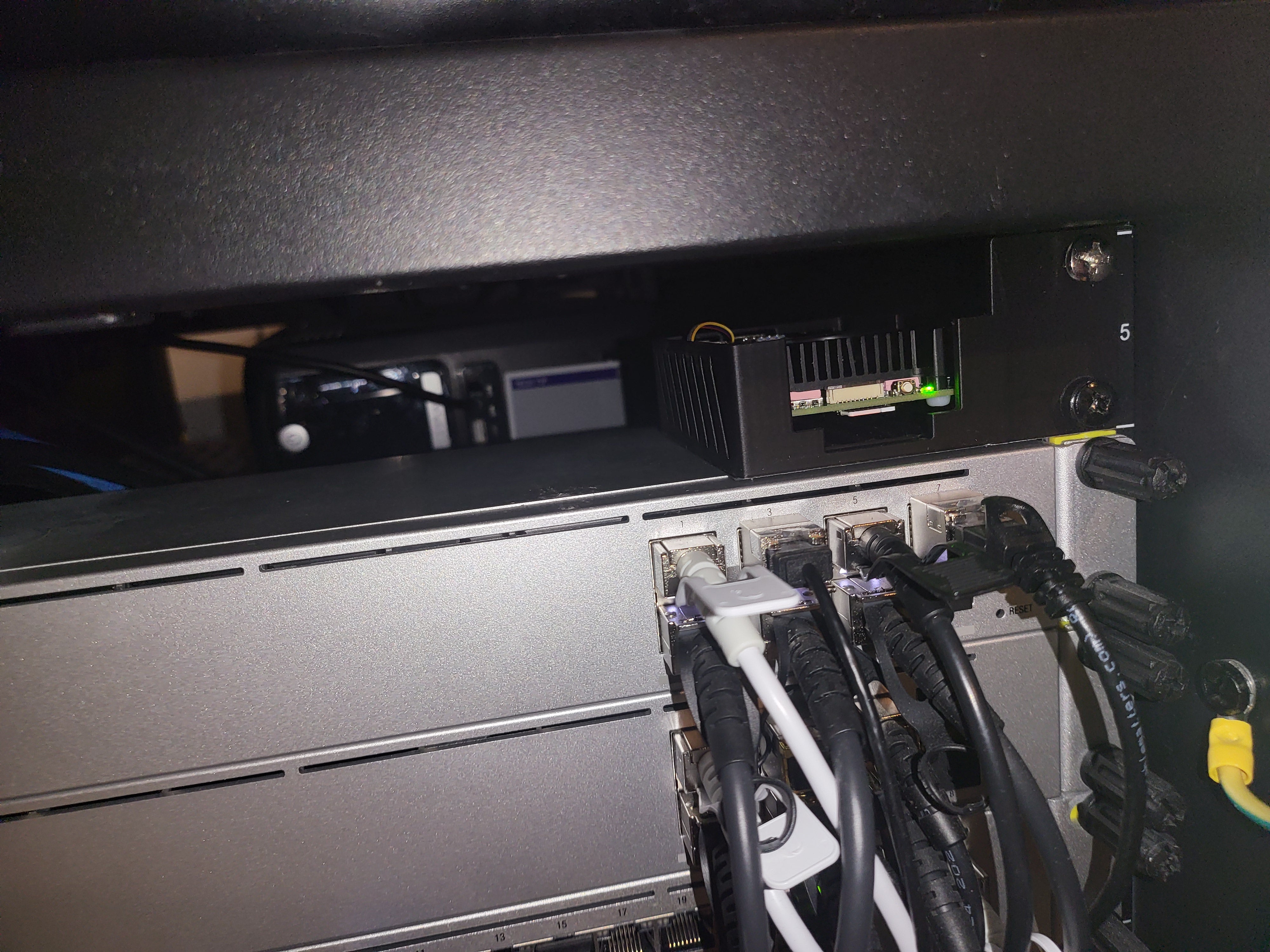 Raspberry Pi 5 Rackmountbehuizing met Achterwaartse Poorten