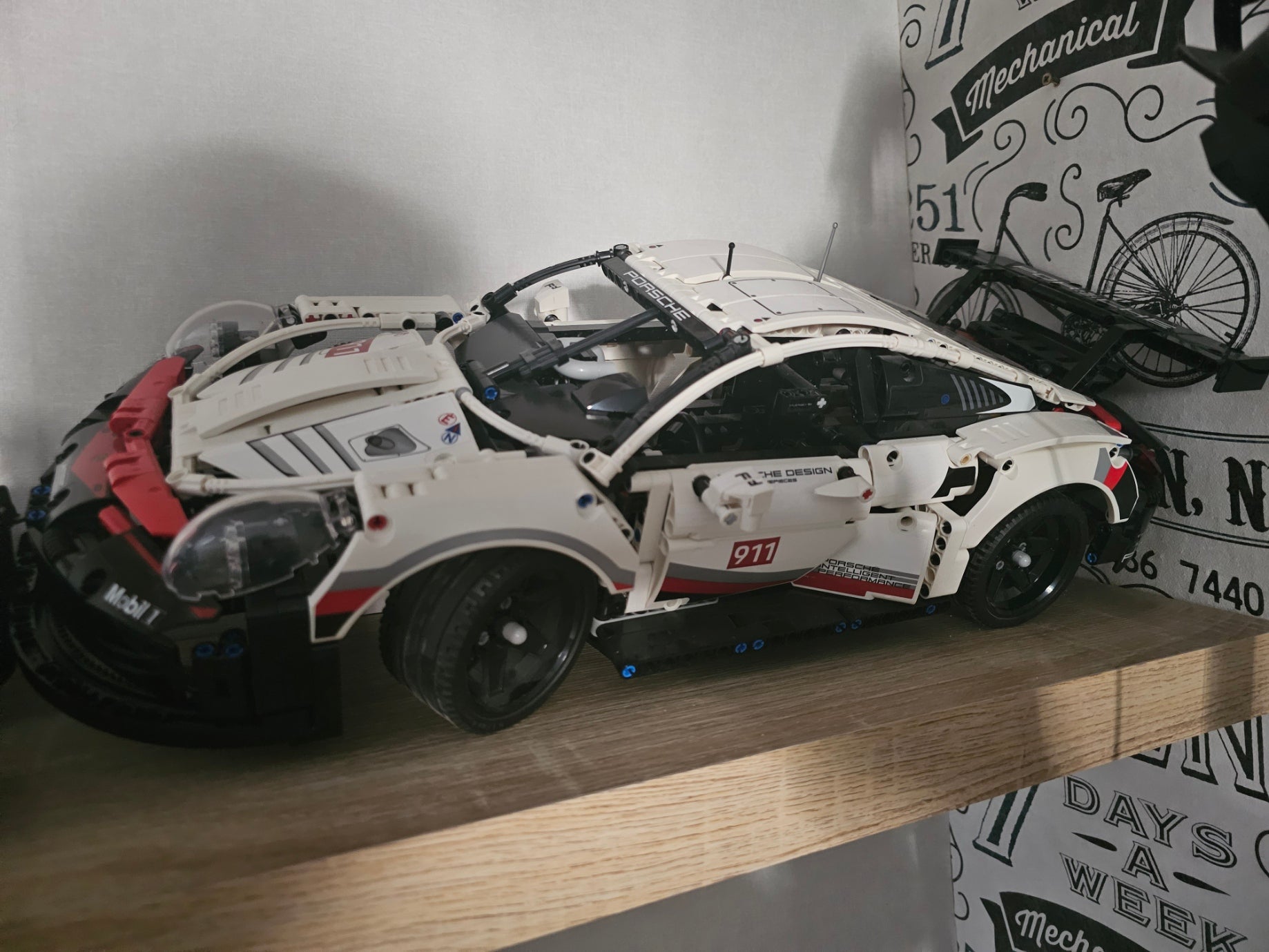 3D-printbare displaystandaard voor LEGO Technic Porsche 911 RSR (42096)