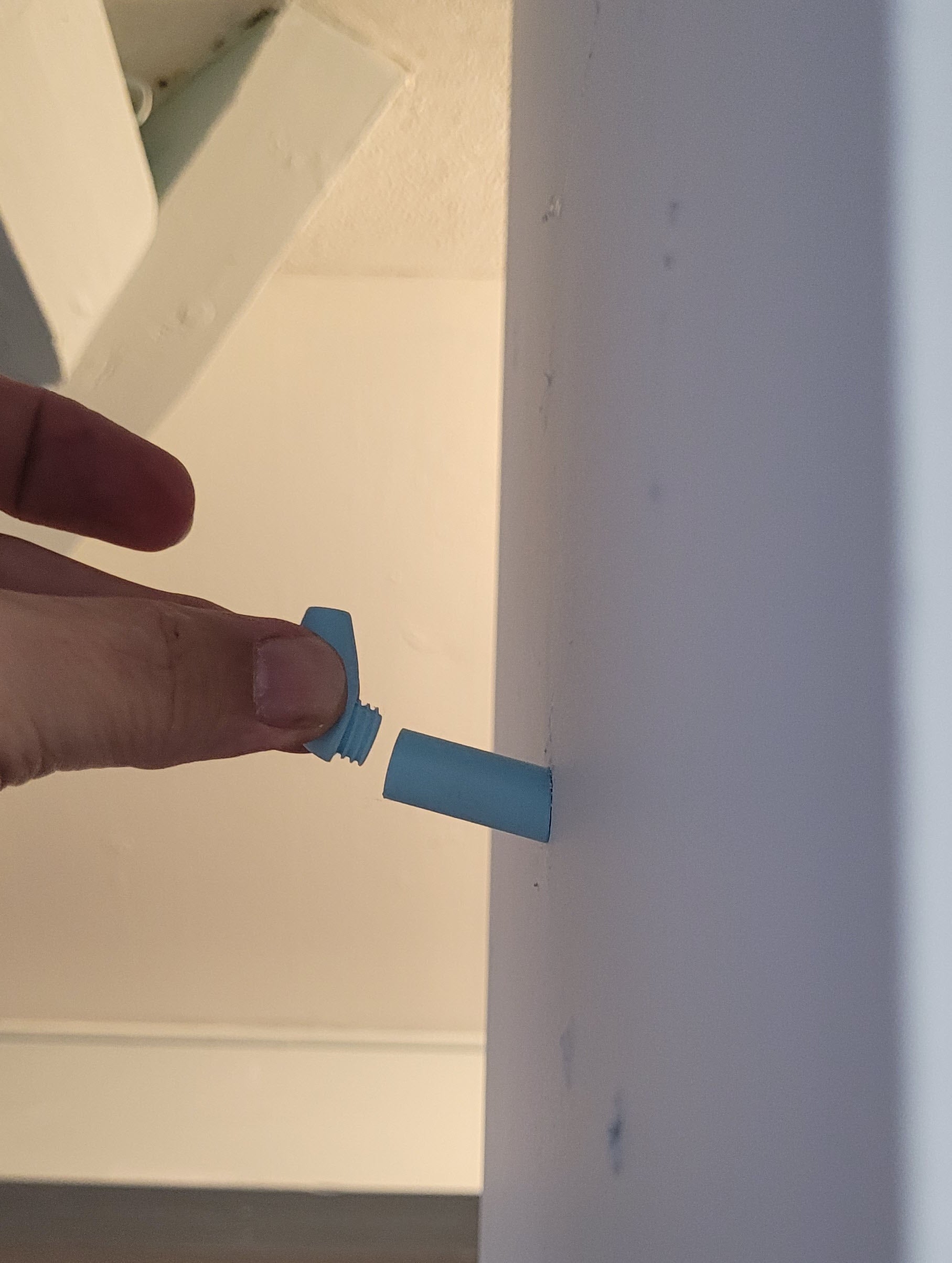 Verborgen schroefhaak - Minimalistische wandbeugel