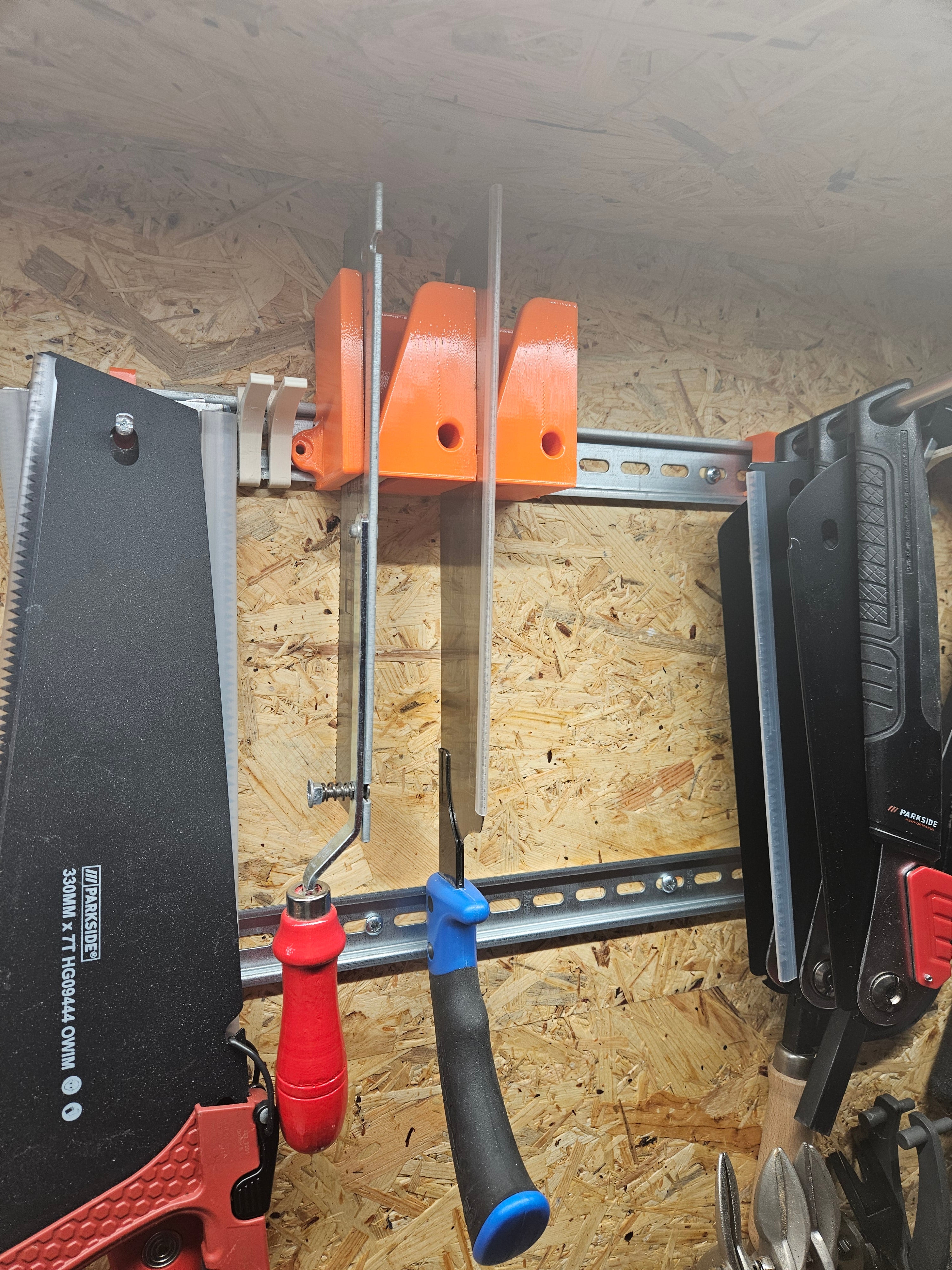 DIN-rail zaaghouder voor werkplaats