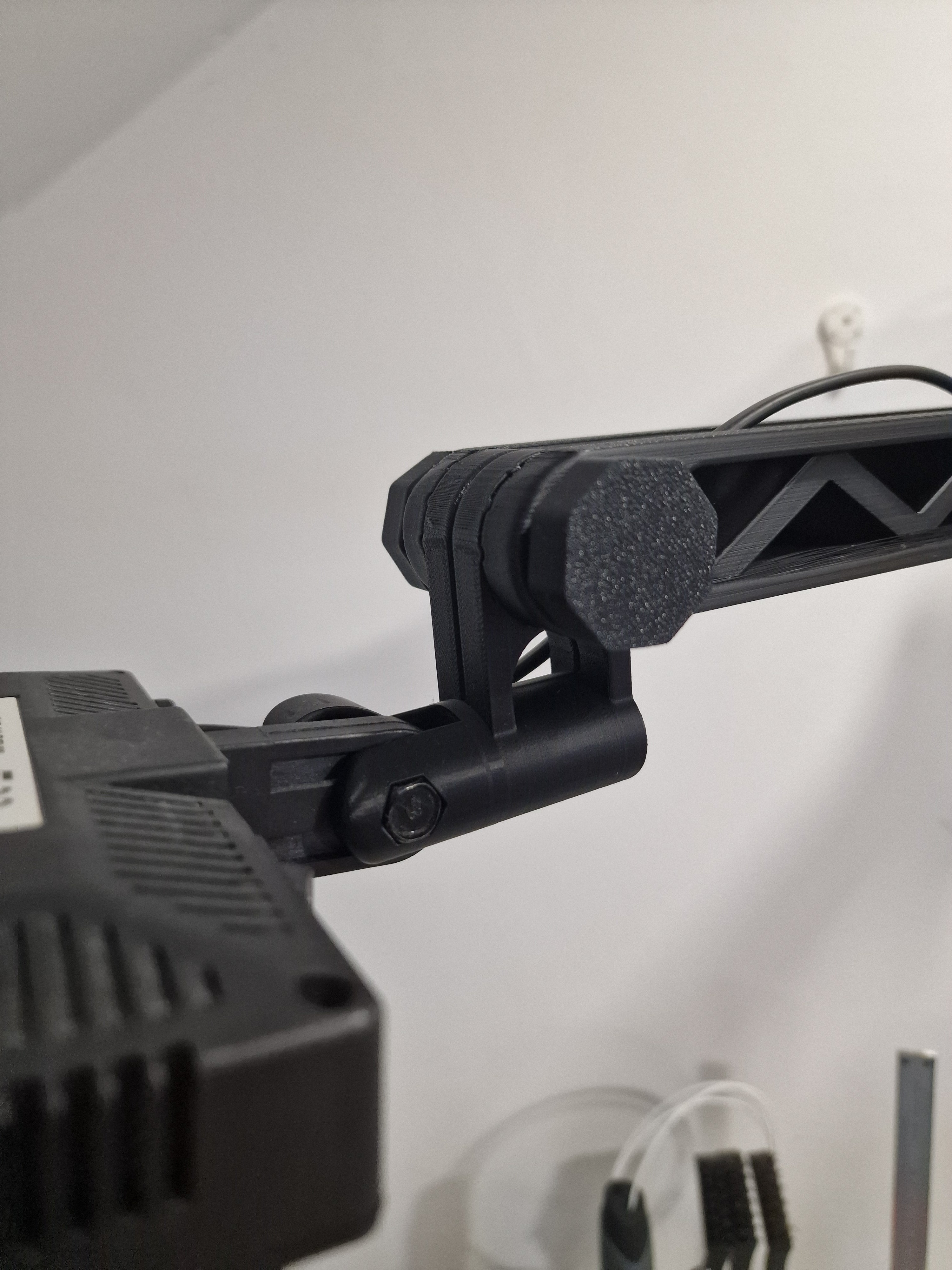 Verstelbare muurbeugel met arm voor LED-verlichting en tv