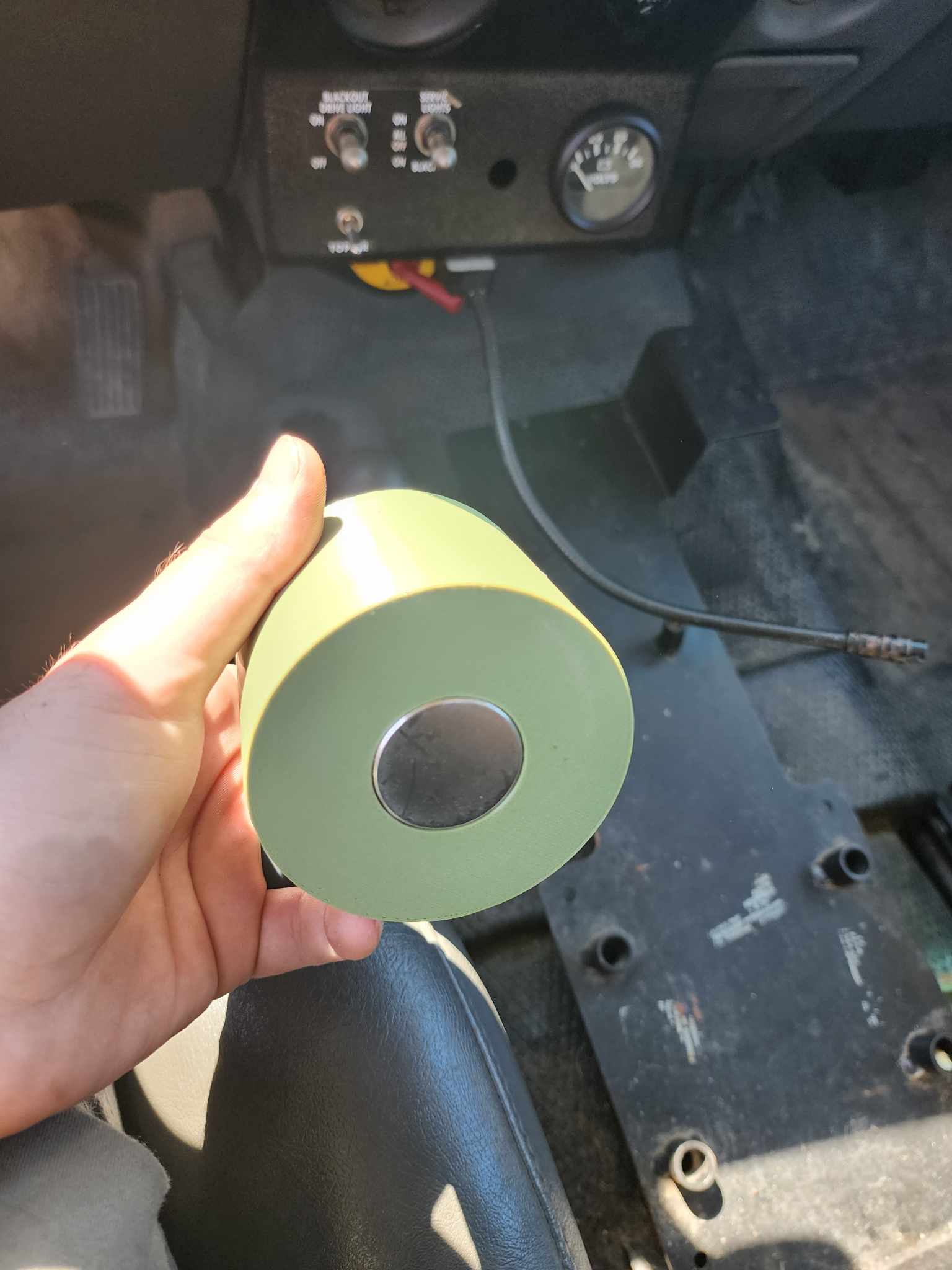 Magnetische bekerhouder voor voertuigen