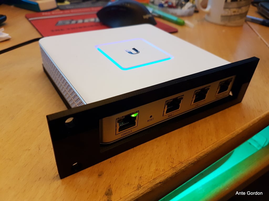 Ubiquiti Unifi USG Rackmontagebeugel 19'