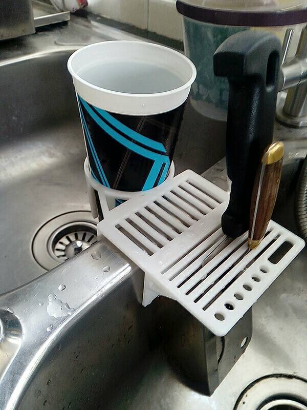 Keuken gootsteen organizer voor afwasmiddel en keukengerei