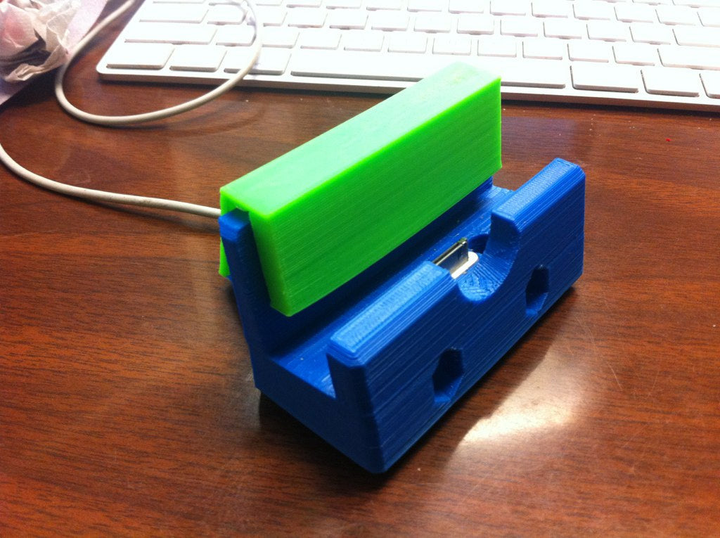 iPad/iPhone-dock voor dikke behuizing met luidspreker en microfoonomleiding