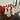 Moderne geometrische schaakset in hoekig design