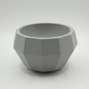 Moderne decoratieve schaal in minimalistisch design