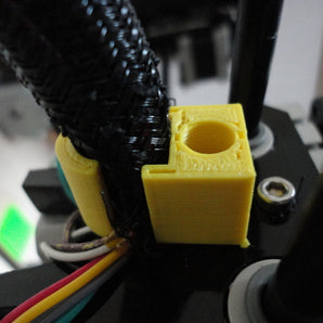 Replicator Extruder Draadontlasting Upgrade