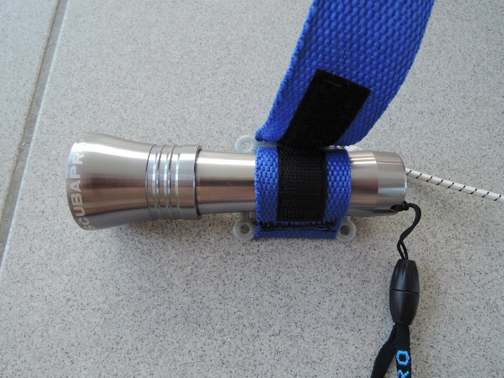 Scubapro nova 200 duiklamp handmontage