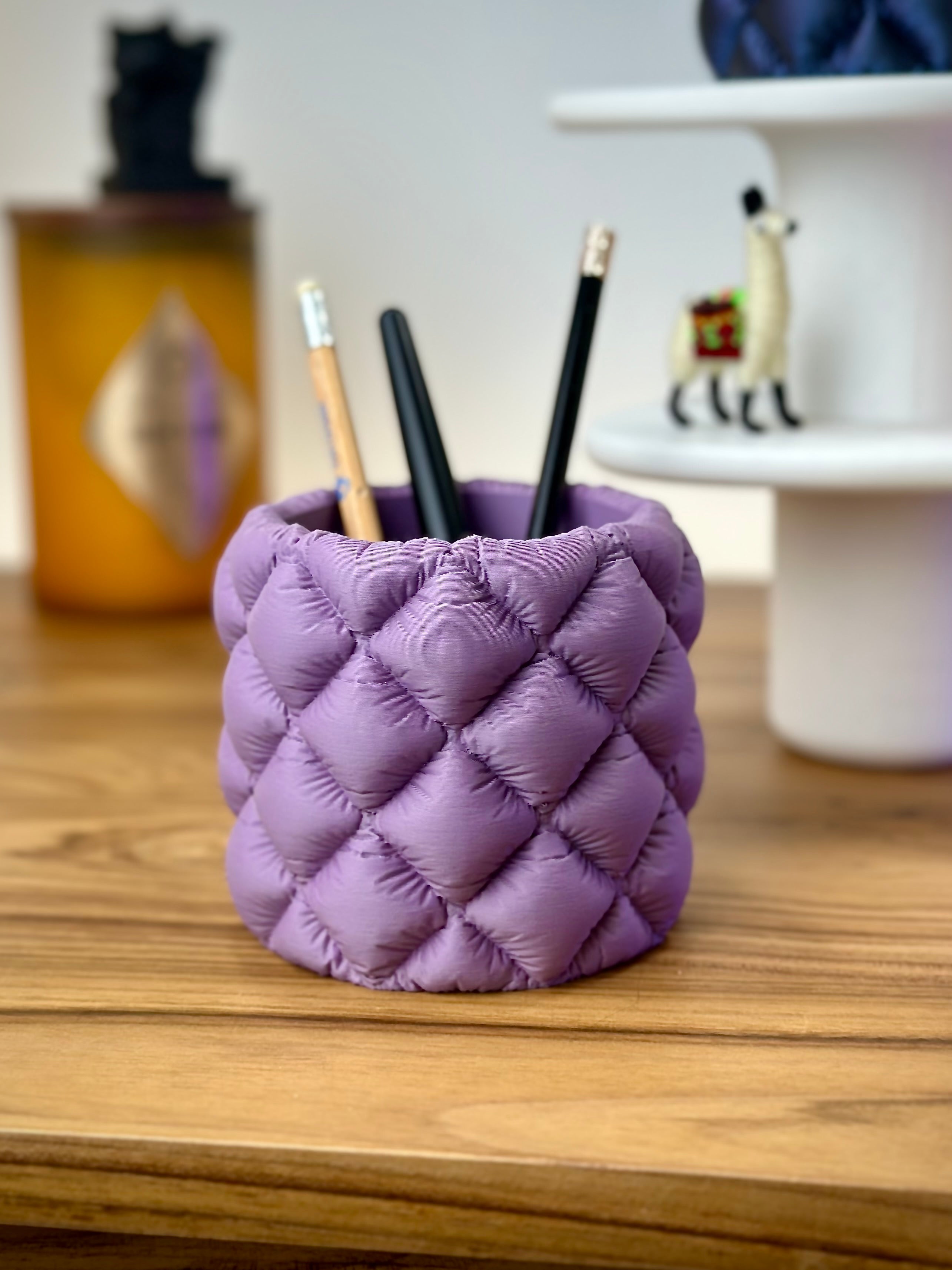Moderne Air Hugger potloodhouder voor op het bureau