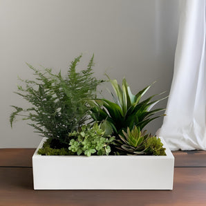 Moderne rechthoekige plantenbak in minimalistisch design