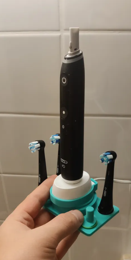 Oral-B iO Laderadapter til Standholder med Plads til 4 Børstehoveder