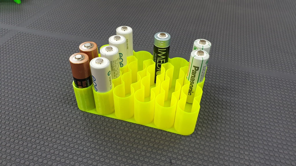 Batterijhouder voor AA, AAA, 18650 en 9V batterijen (vaasmodus print)