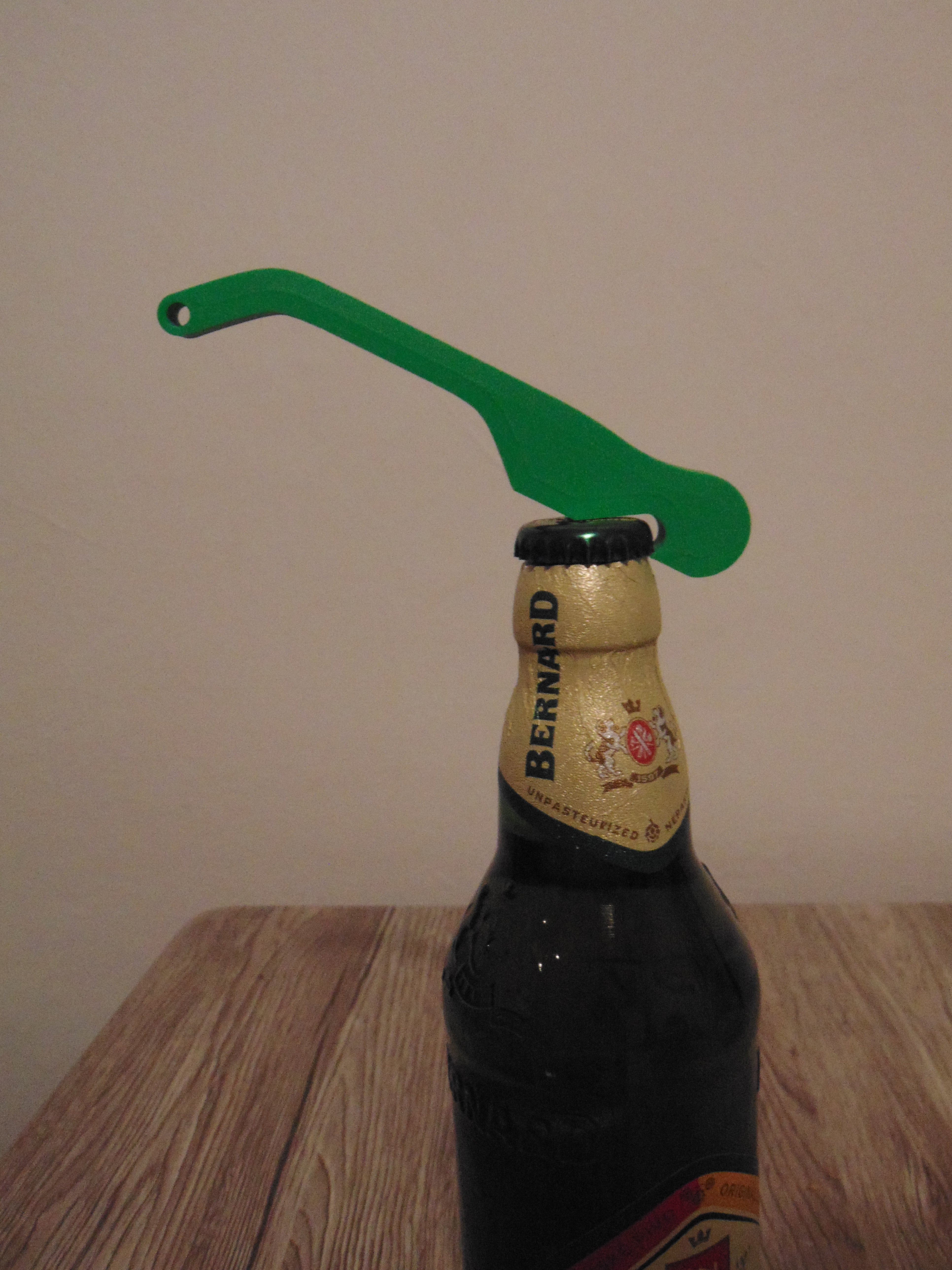 Eenvoudige bierflesopener in PLA