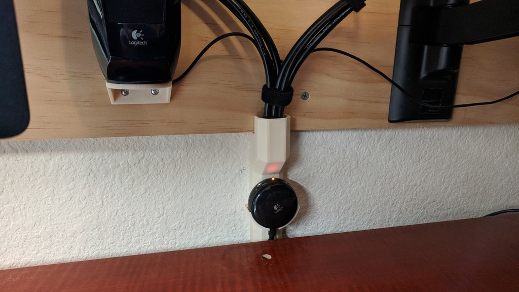 Computerkabel Chase voor desktop en Logitech-luidsprekerbediening
