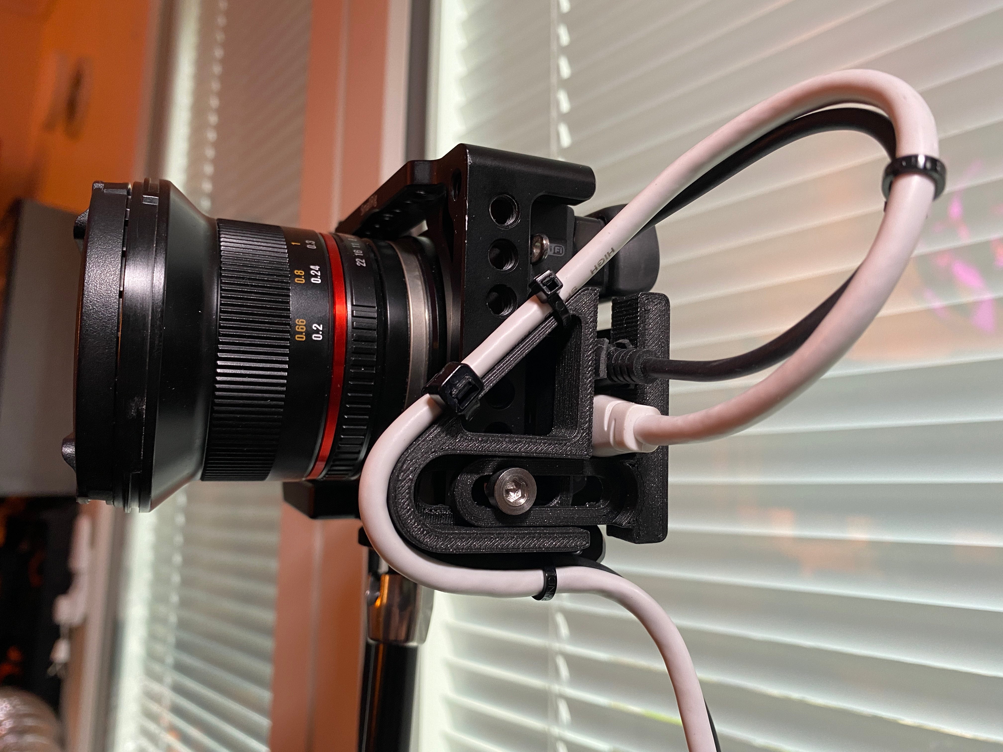 SmallRig HDMI / USB-kabelklem