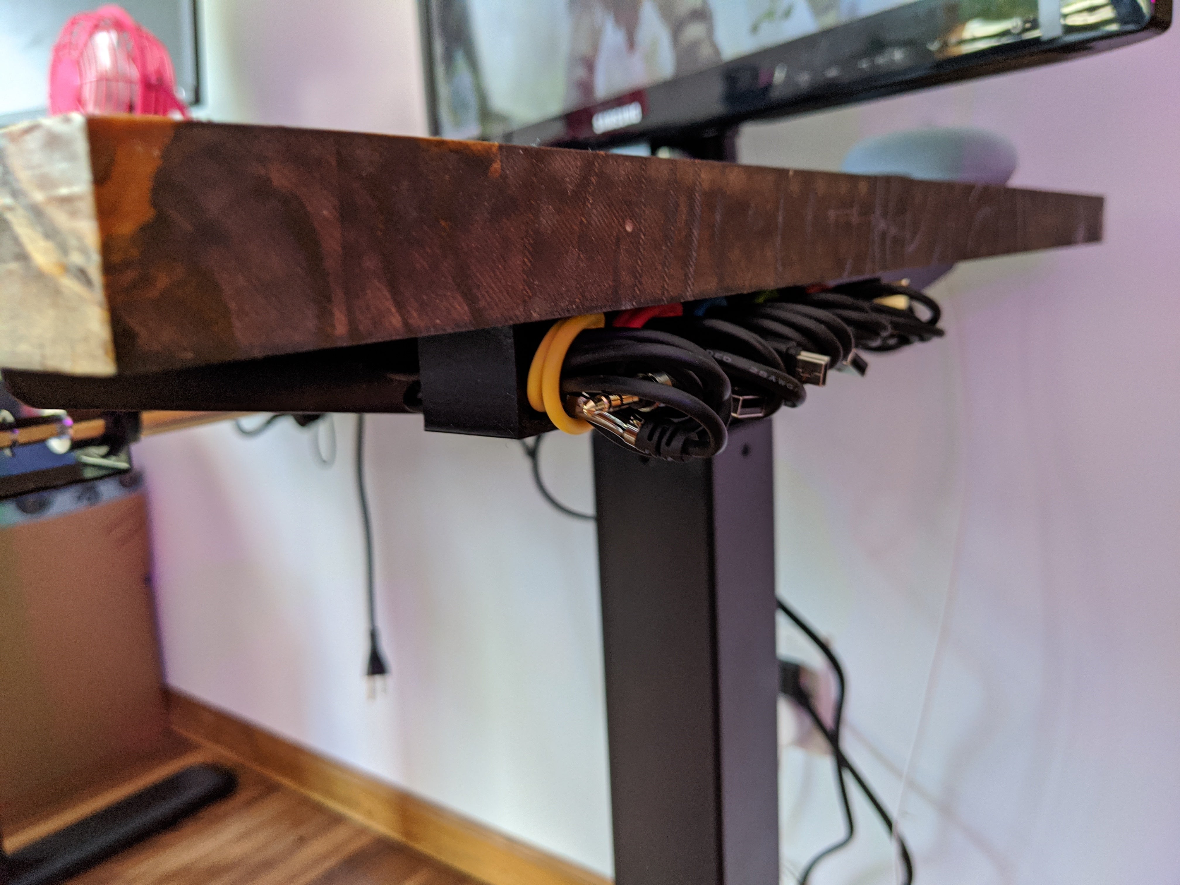 Losse USB-kabelorganisator voor montaged onder het bureau