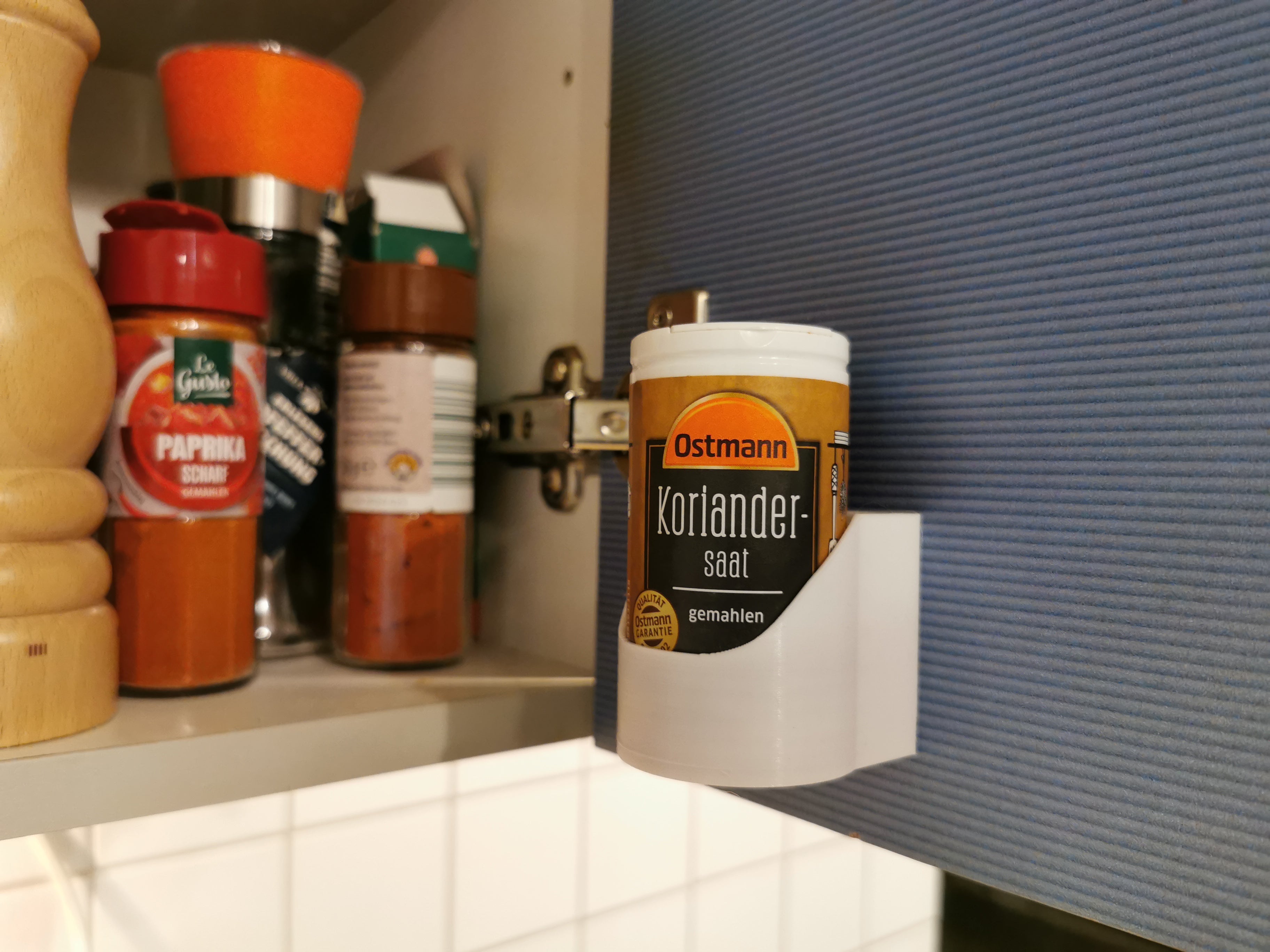 Aan de muur gemonteerde kruidenhouder voor Ostmann en soortgelijke glazen