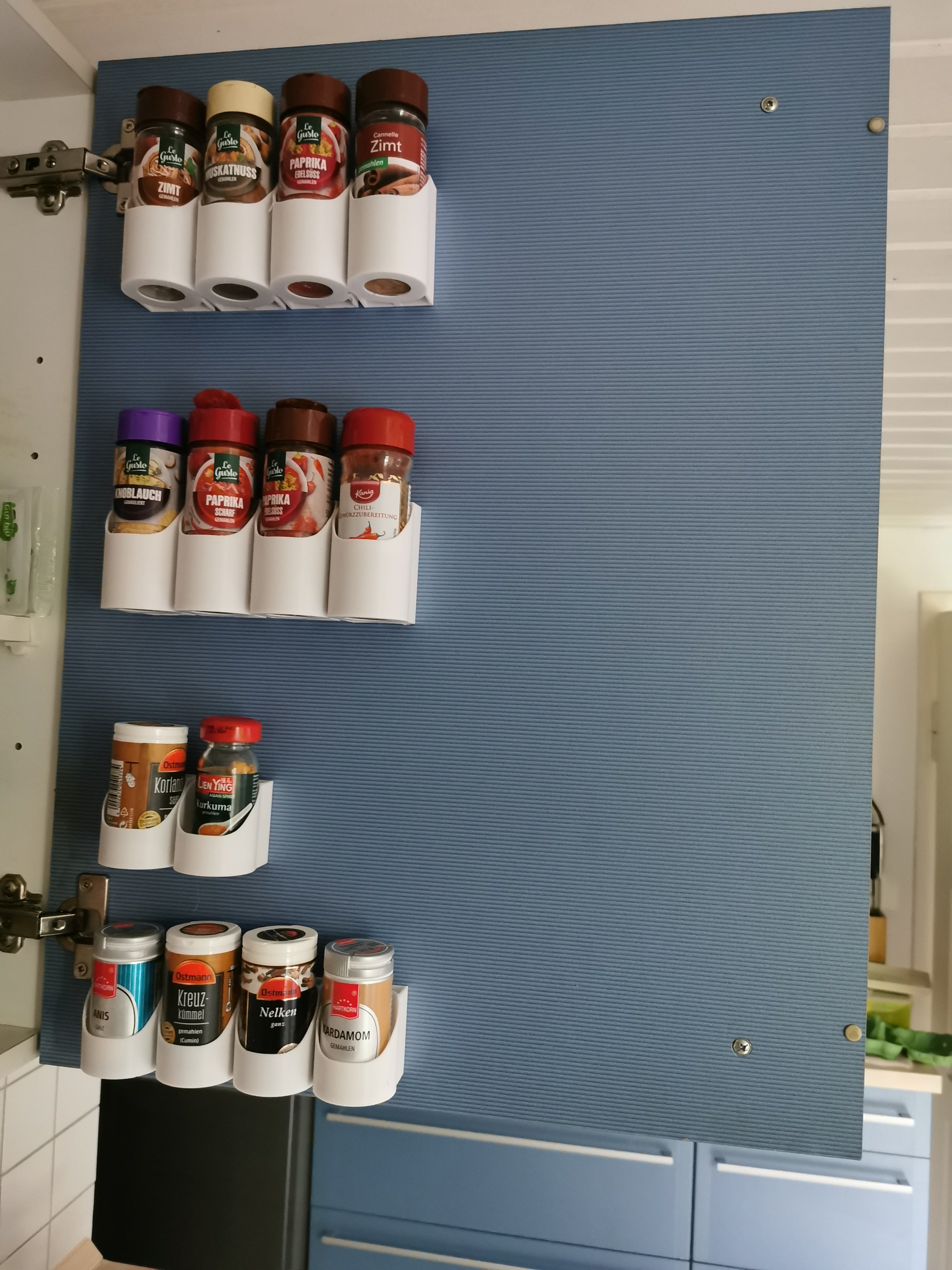 Aan de muur gemonteerde kruidenhouder voor Ostmann en soortgelijke glazen