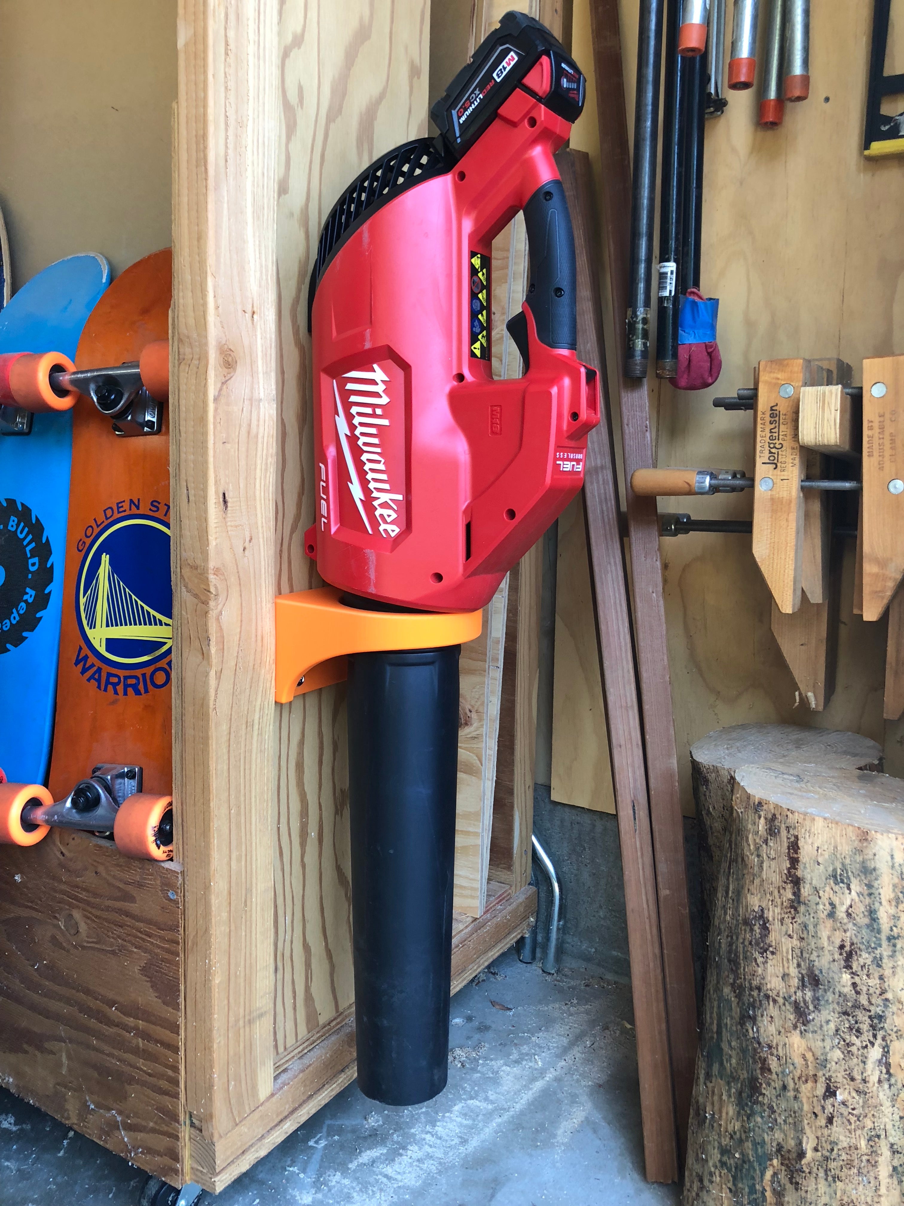 Milwaukee M18 Bladblazer Wandmontage