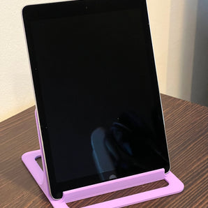 Extra grote iPad-standaard in polymeer PolyTerra paars