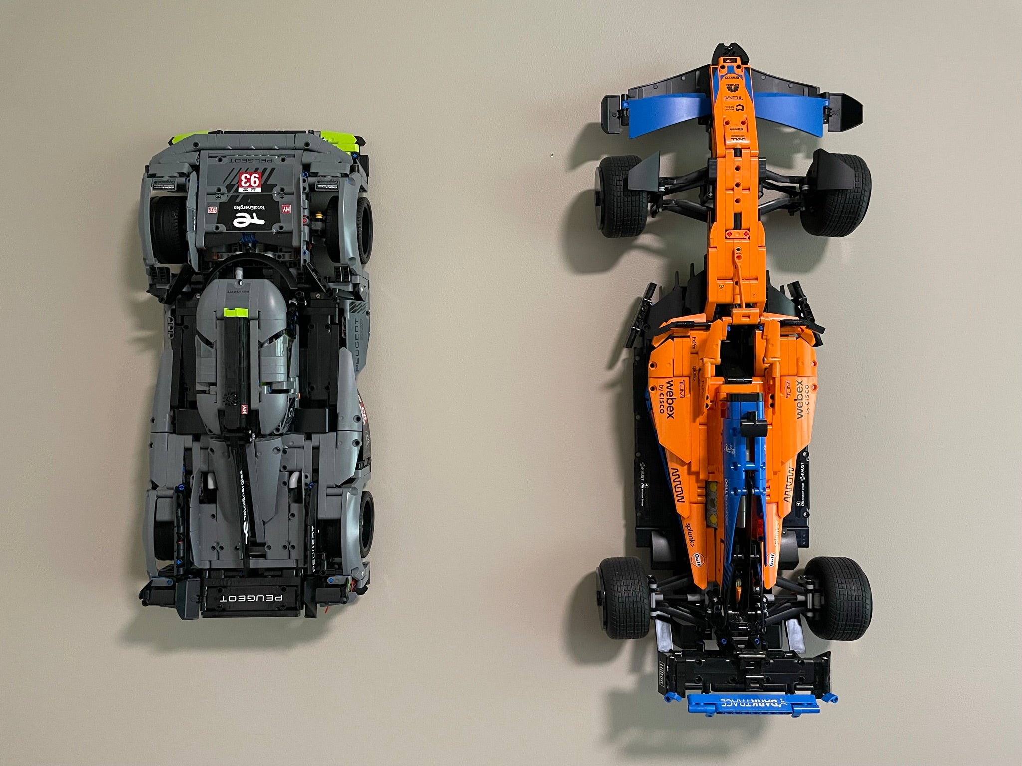 Muurbeugel voor LEGO Peugeot 9X8 24H Le Mans Hybrid Hypercar 42156