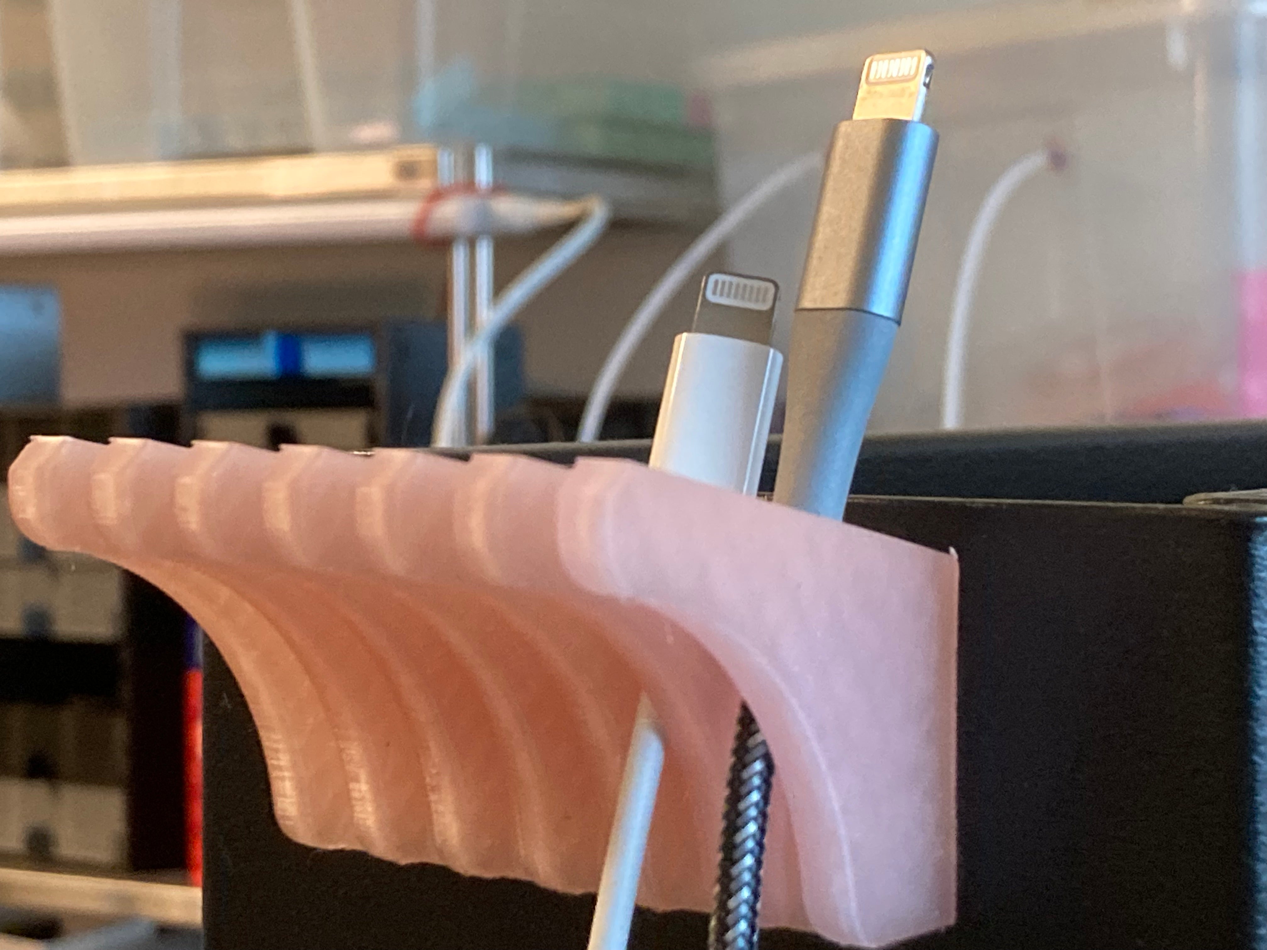 USB-kabelhouder met magneetgat