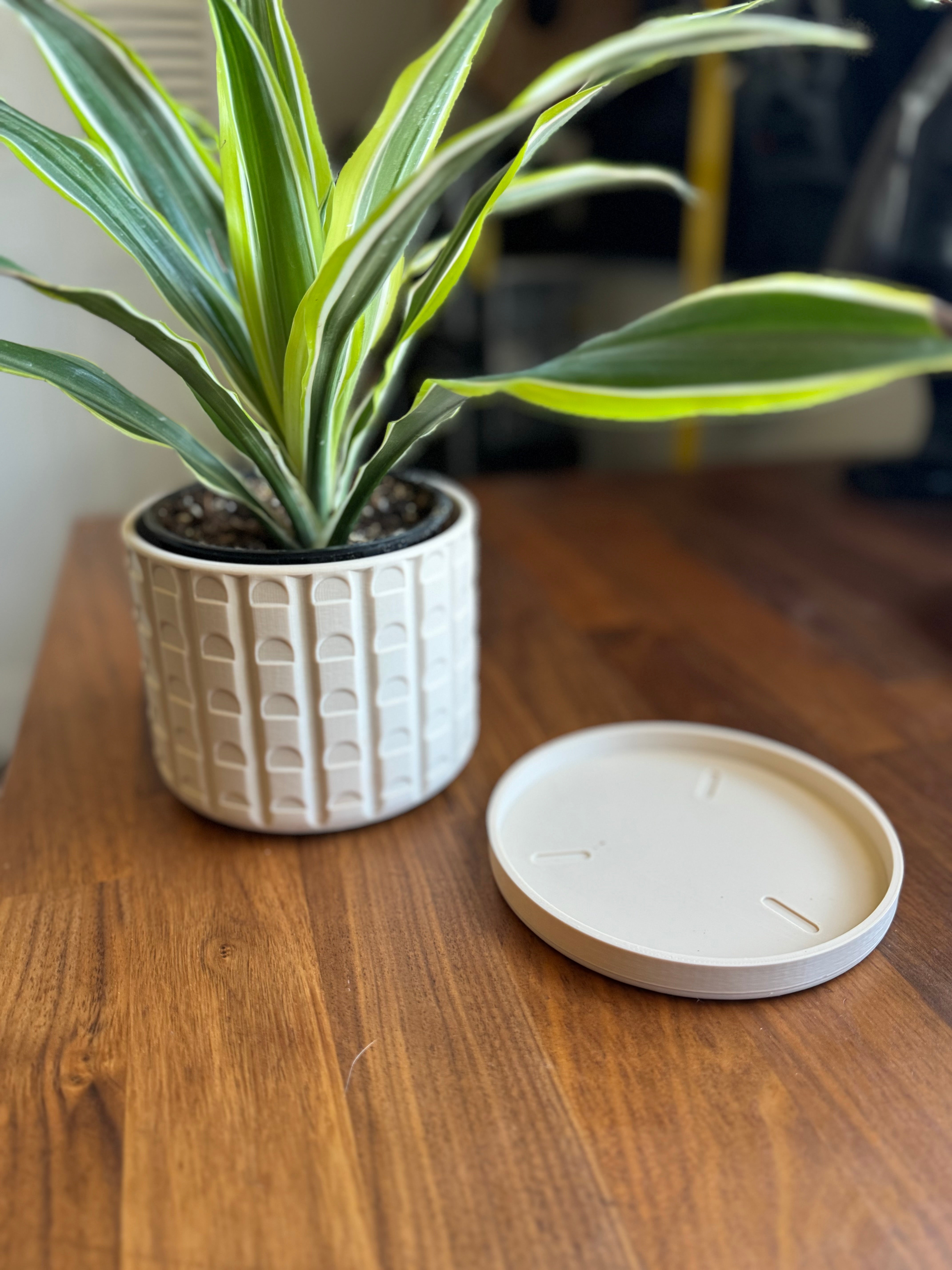 Mid Century Modern plantenpot met schotel