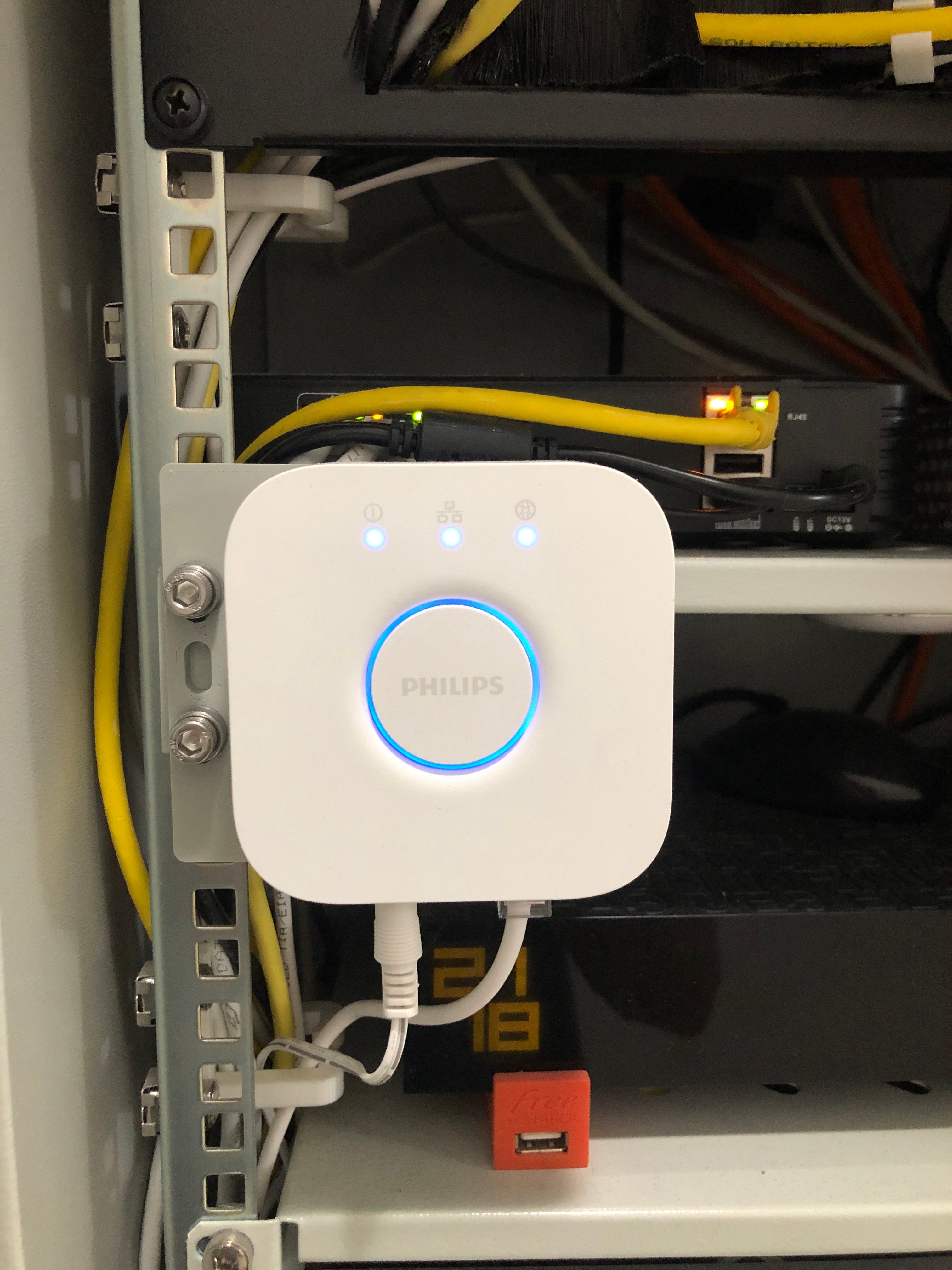Philips Hue Bridge rackmontagebeugel