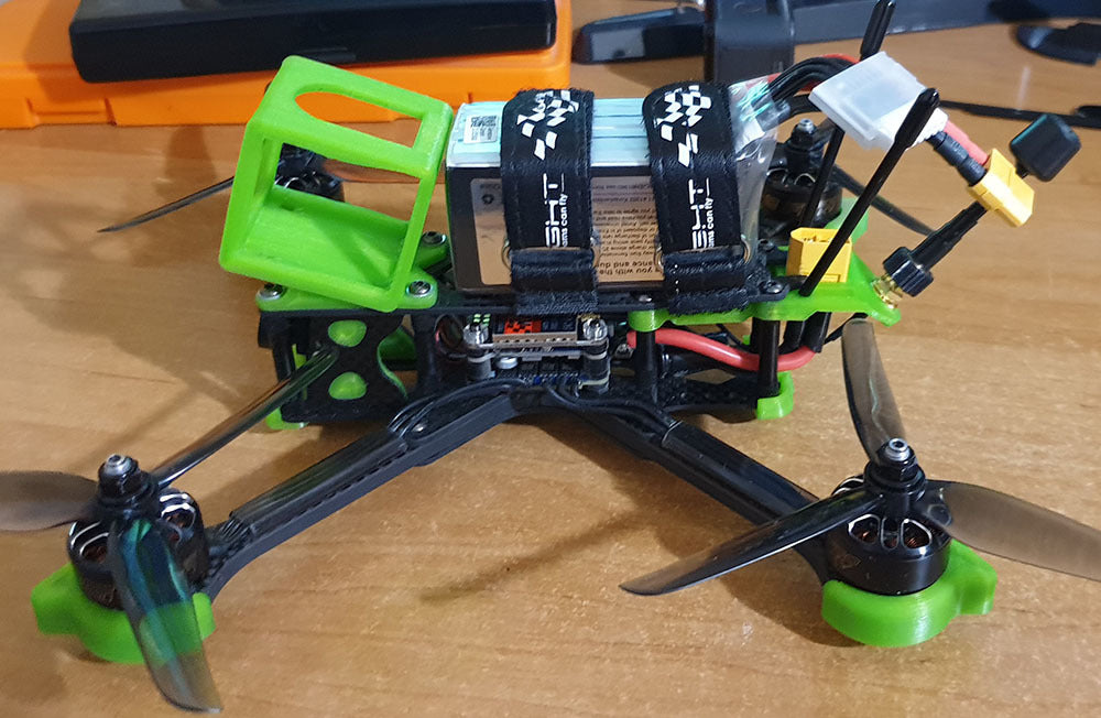 IFlight XL v4 Nazgul5 RX Antennebeugel met tweede riem en XT60 houder
