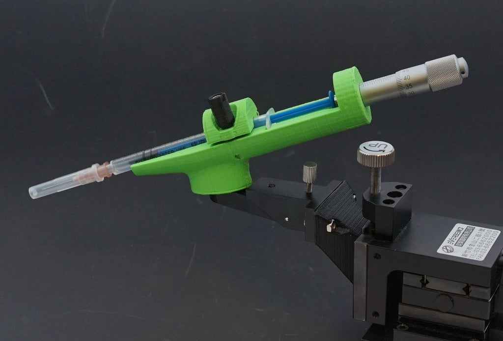 Micromanipulator pipette-adapter