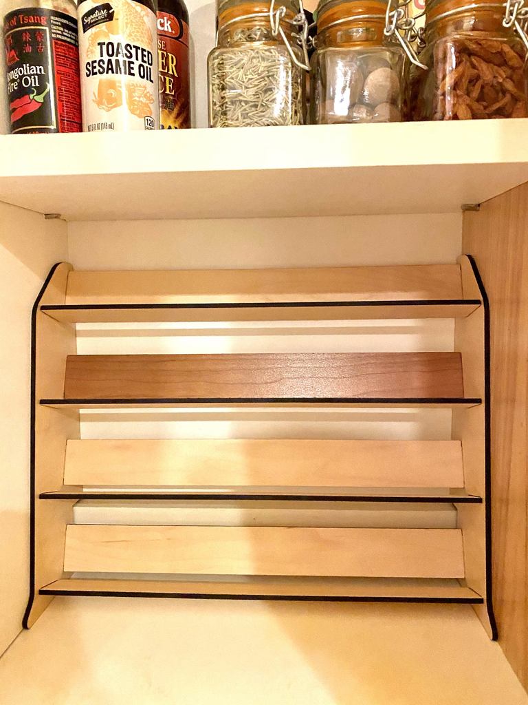 Compacte kruidenplank voor in de kast
