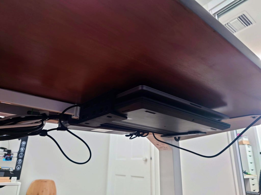 Dubbele laptop onder-tafelbevestiging voor MacBook en ThinkPad