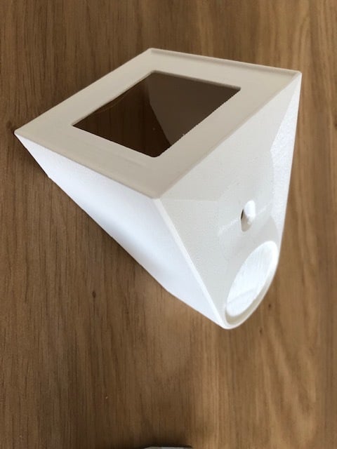 Wandmontage voor HomePod Mini bij stopcontact