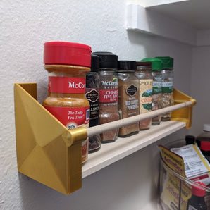 Flexibele kruidenplank voor een georganiseerde keuken