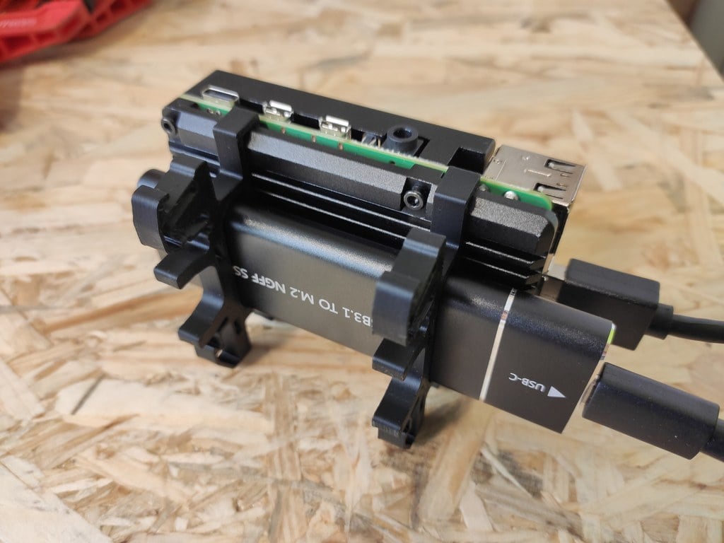Raspberry Pi 4 Armor Case DIN Skinne Mount